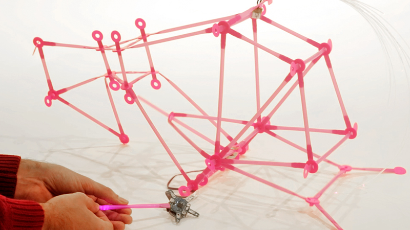 Illustration for article titled You Can Finally Build a Robot Army Using Cheap Plastic Drinking Straws